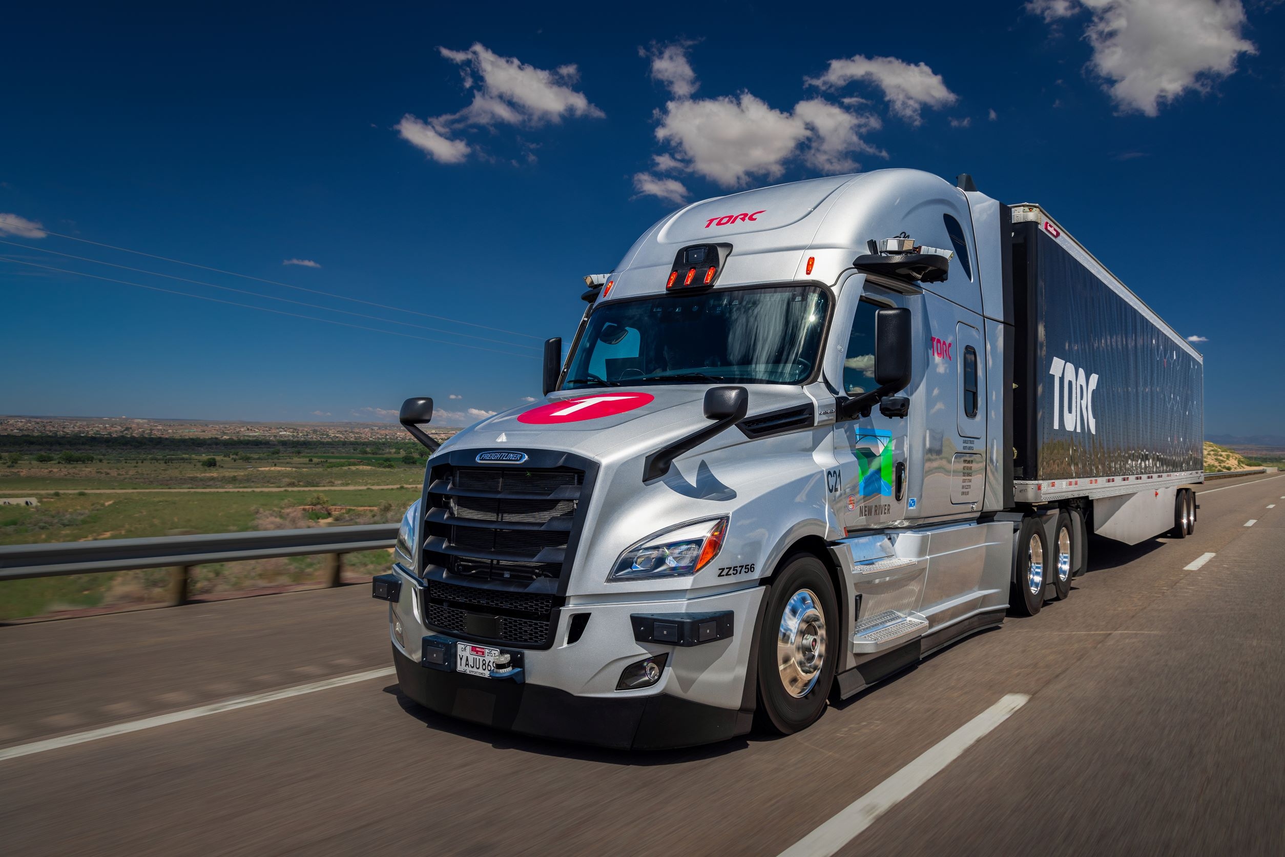 Read more about the article CR England i spółka zależna Daimler Truck – Torc ogłaszają pilotaż autonomicznej ciężarówki w Stanach Zjednoczonych