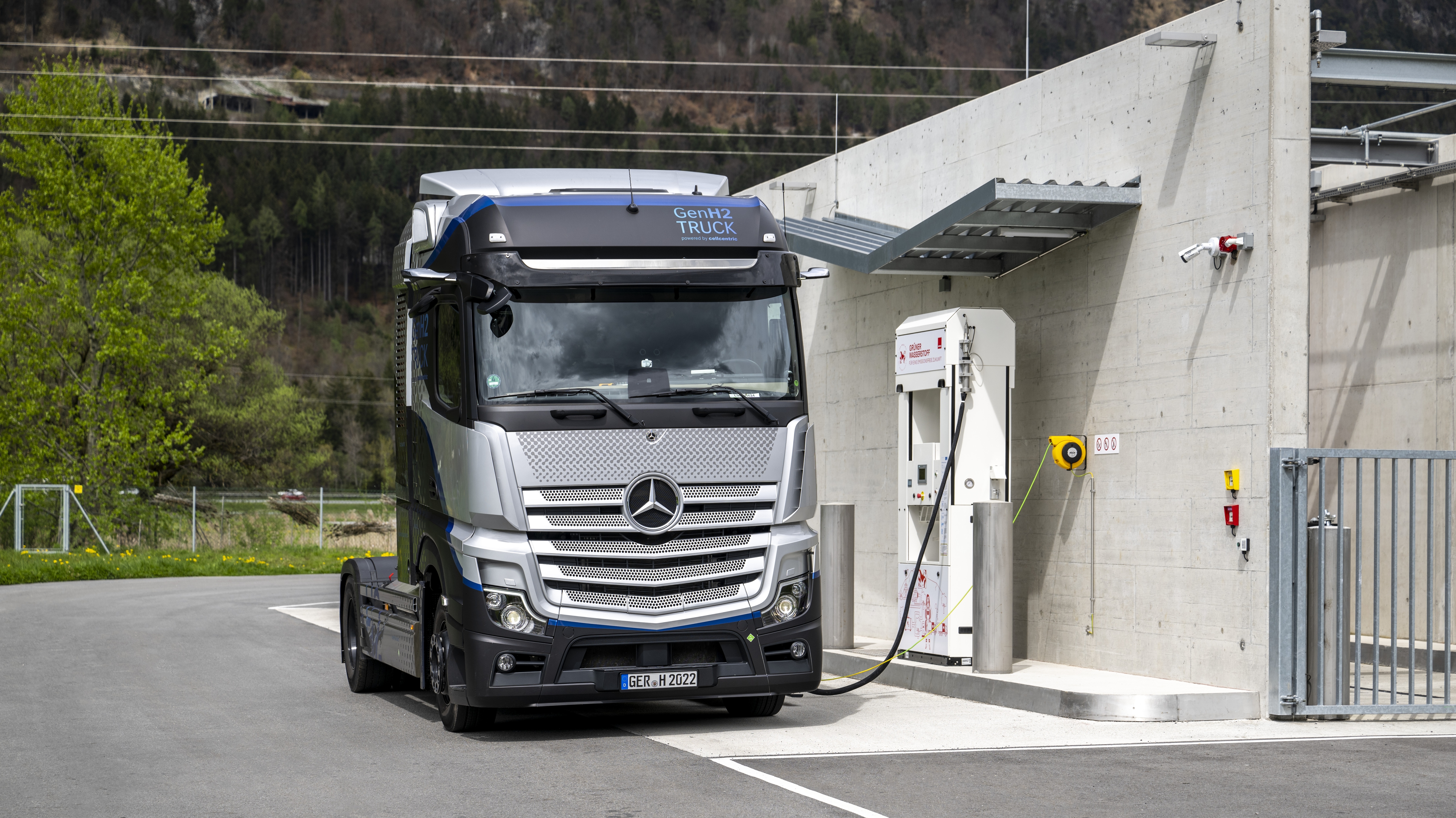 You are currently viewing Neutralne pod względem emisji CO2 ciężarówki Daimler Truck demonstrują swoje możliwości