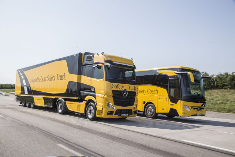 Read more about the article Milion sprzedanych asystentów hamowania awaryjnego Active Brake Assist: Daimler Truck świętuje kamień milowy w dziedzinie bezpieczeństwa w ciężarówkach i autobusach