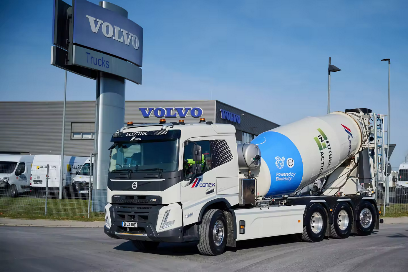 Read more about the article Volvo otrzymuje rekordowe zamówienie na 1000 elektrycznych ciężarówek