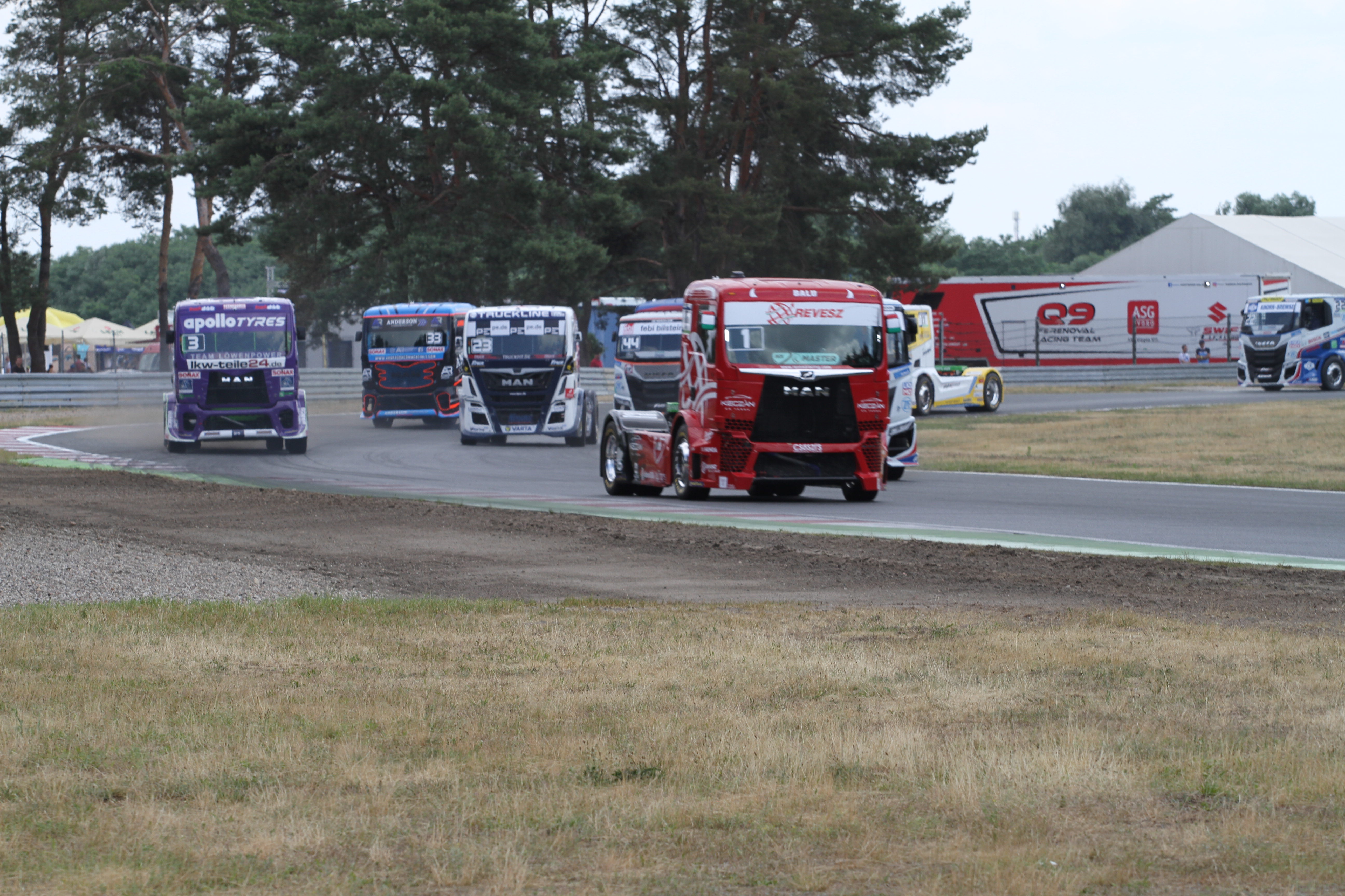 Read more about the article Na torze Poznań odbywają się wyścigi Truck Grand Prix of Poland – międzynarodowe wyścigi ciężarówek Goodyear FIA ETRC.