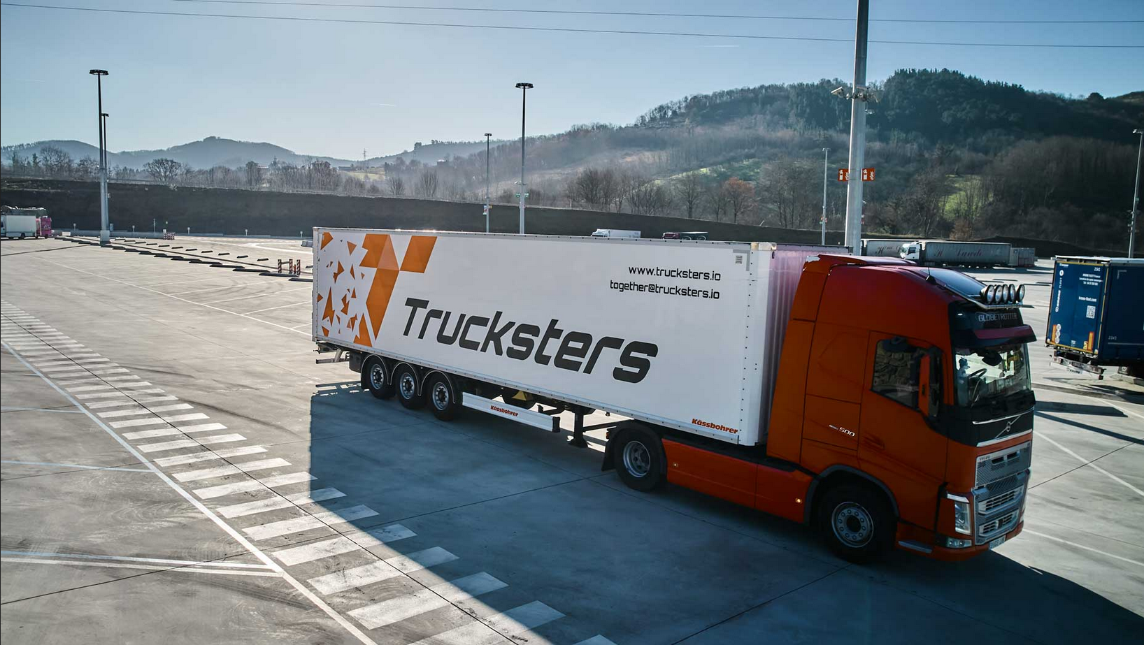 Read more about the article Volvo Group Venture Capital AB inwestuje w Trucksters, zarządzającego innowacyjnym transportem sztafetowym w Europie