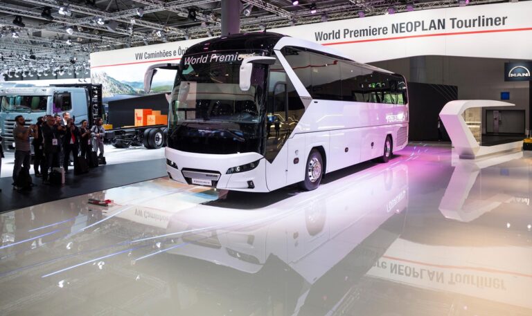 Read more about the article NEOPLAN Tourliner: obecny na europejskich drogach od 20 lat