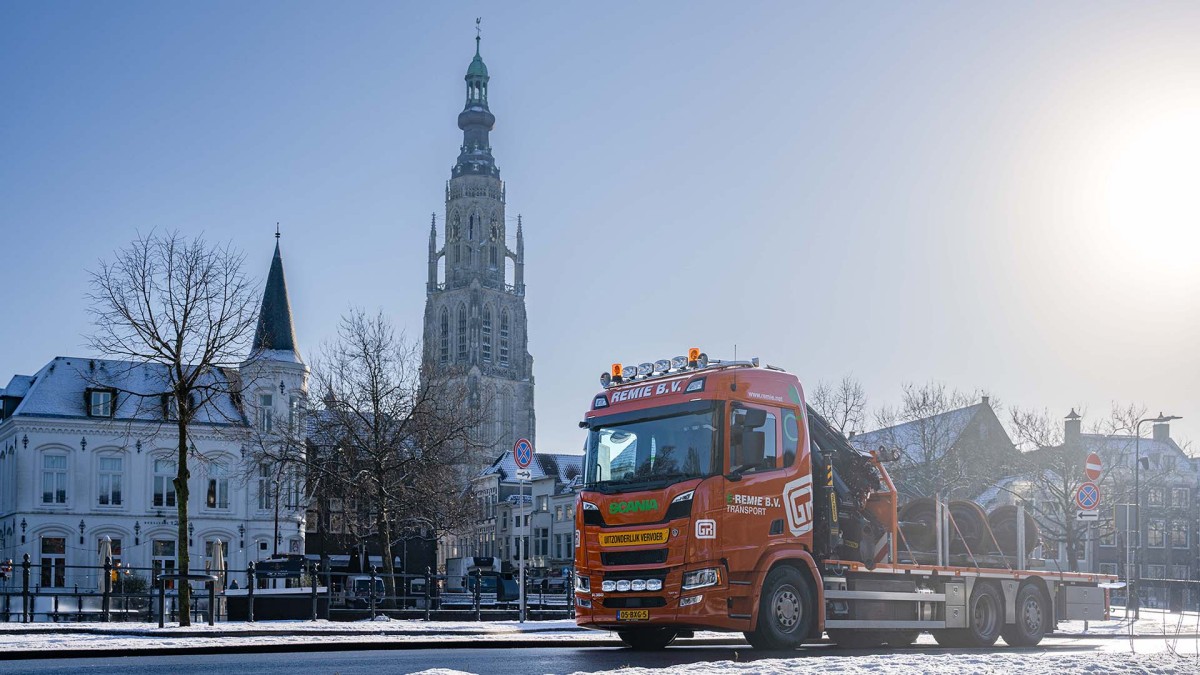 Read more about the article Dzięki samochodom Scania PHEV REMIE dostarcza bezemisyjnie do centrum Bredy