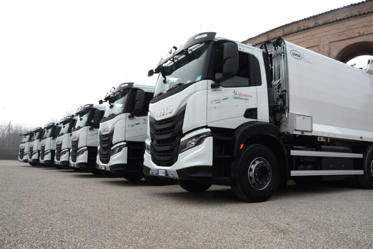 Read more about the article IVECO dostarcza siedem pojazdów S-Way CNG do firmy Mantova Ambiente w celu świadczenia lokalnych usług zbiórki odpadów