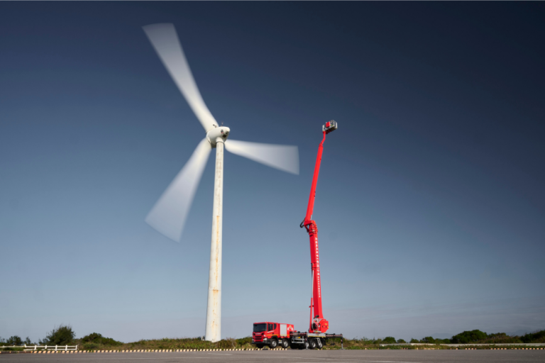 Read more about the article Turbiny wiatrowe – zaufanie Chi Deh do ciężarówek Scania