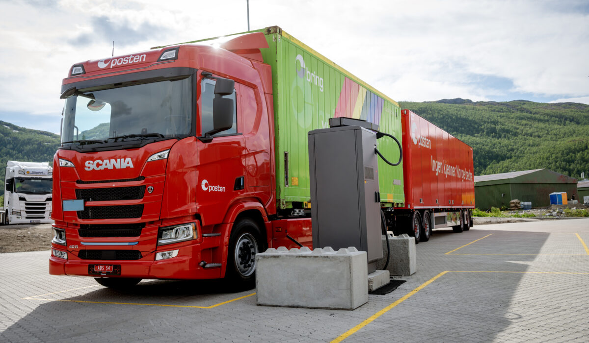 Posten/Bring åper nytt ladeanlegg I bjerkvik utenfor Narvik. Samtidig så får Posten den aller første elektriske Scania lastebilen beregnet for regional transport.