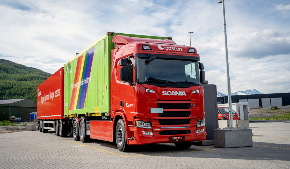 Posten/Bring åper nytt ladeanlegg I bjerkvik utenfor Narvik. Samtidig så får Posten den aller første elektriske Scania lastebilen beregnet for regional transport.