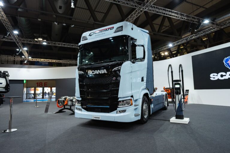 Read more about the article Chiggiato rozbudowuje swoją zelektryfikowaną flotę: Scania realizuje transport w 100% elektryczny