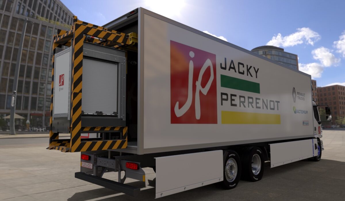 Jacky Perrenot x Renault Trucks logistique urbaine_02