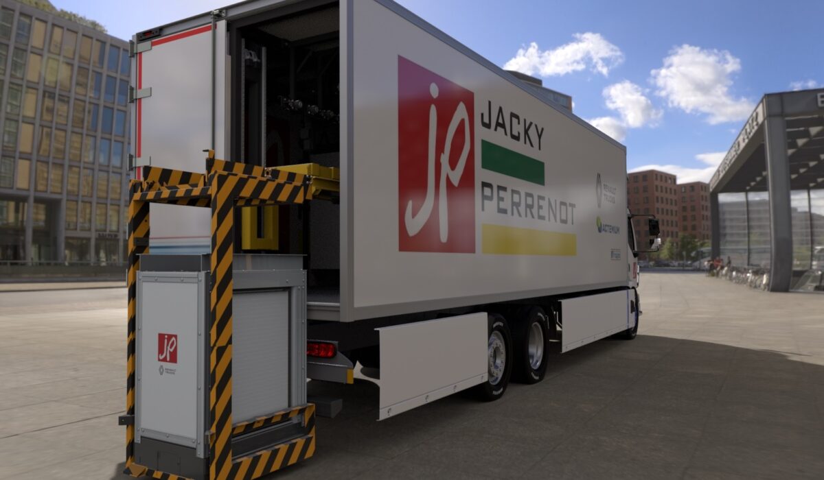 Jacky Perrenot x Renault Trucks logistique urbaine_03