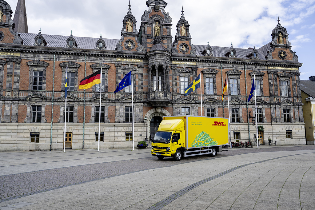 Read more about the article FUSO eCanter w Szwecji: Falkenklev Logistik elektryfikuje swoje trasy dla DHL w Malmö