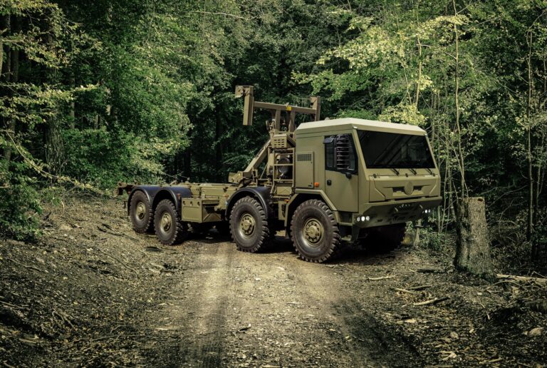 Read more about the article Nowe wojskowa Tatra Force w kolejnych wydaniach docelowych