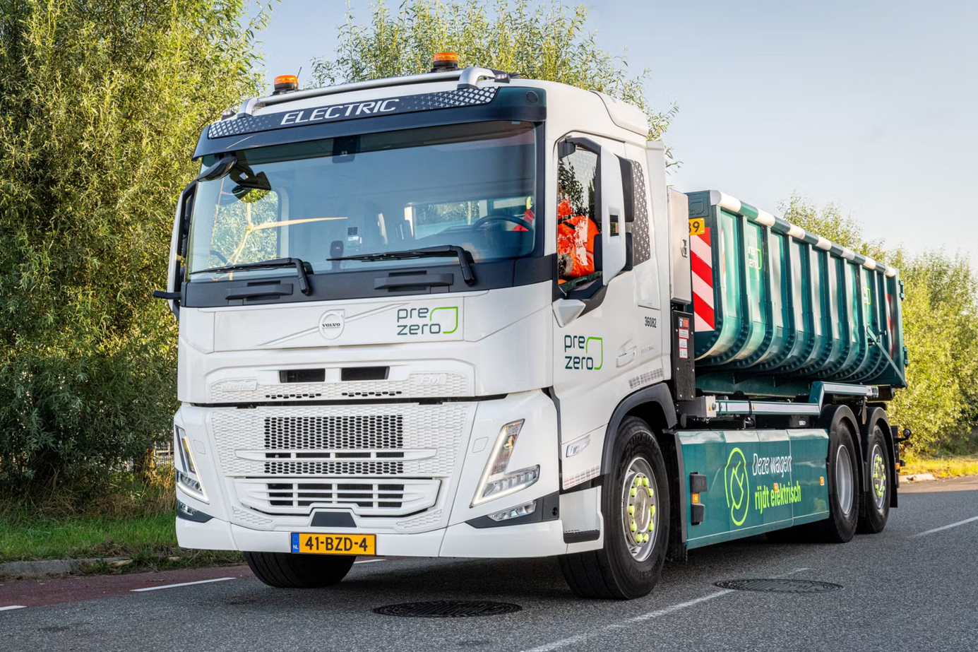 Read more about the article PreZero wykorzystuje 32 ciężarówki Volvo FM Electric do wydajnego, cichego i bezemisyjnego zbierania odpadów