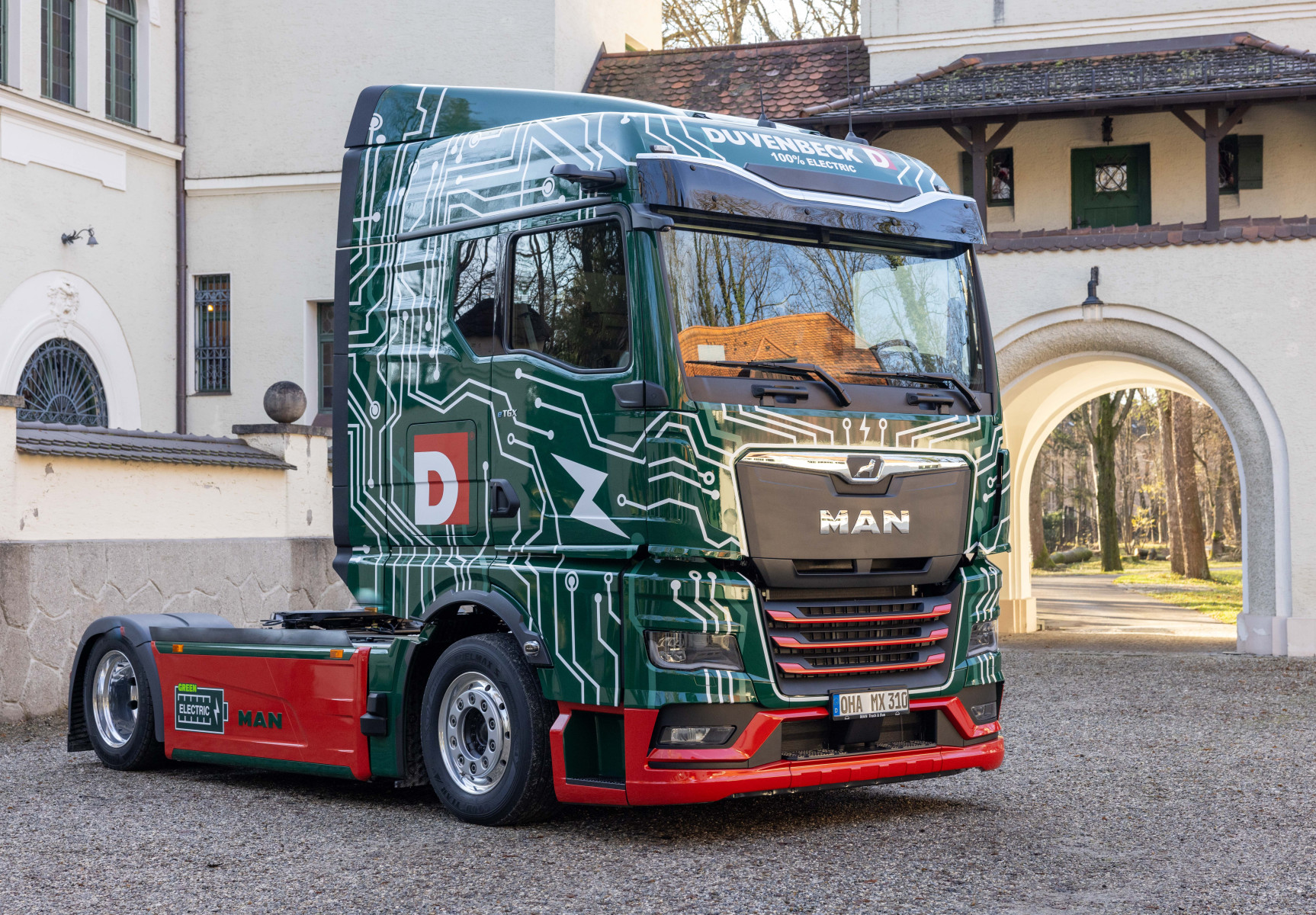 Read more about the article Pierwszy MAN eTruck startuje z Duvenbeck w bezemisyjnej logistyce zakładu VW