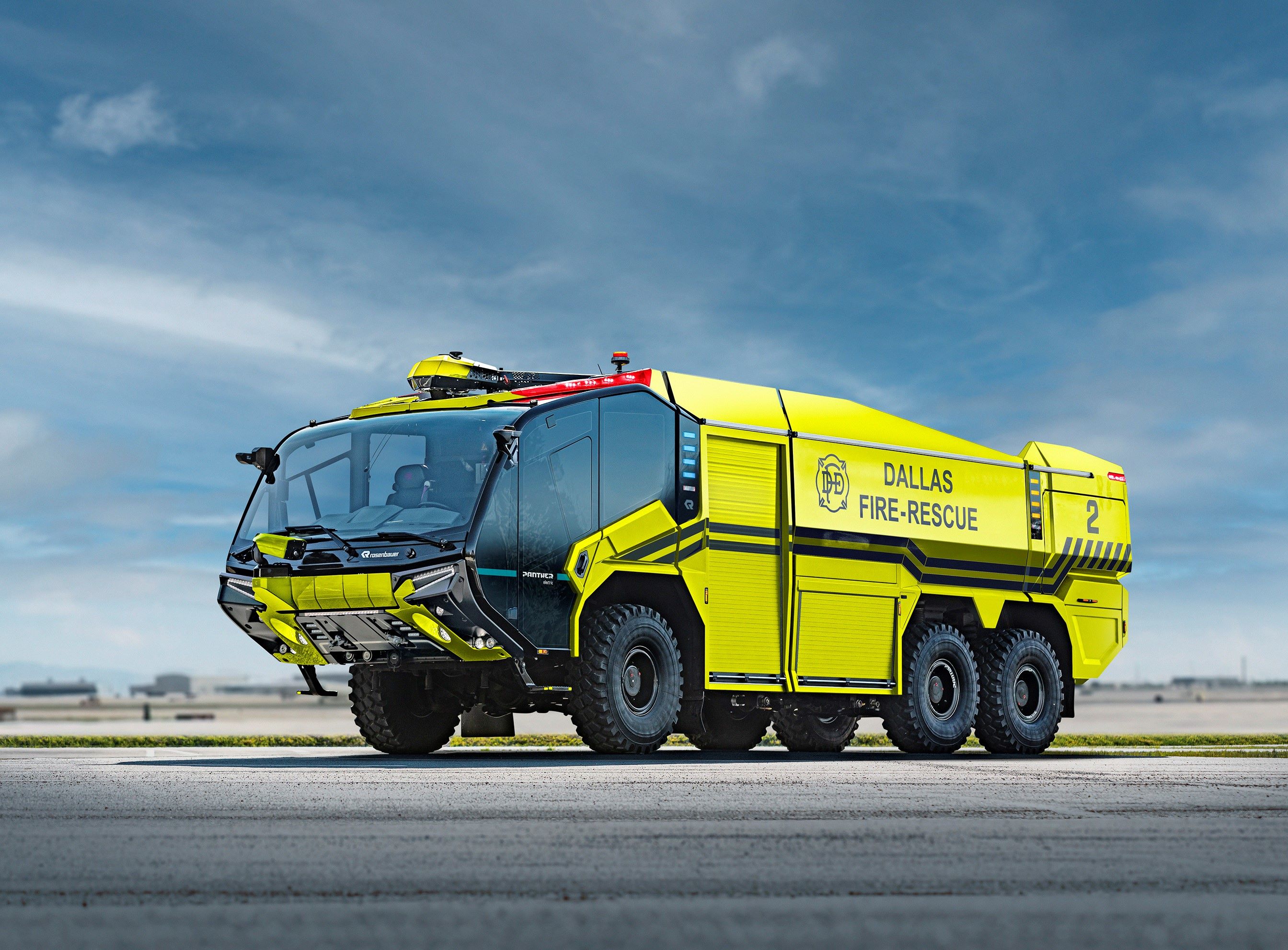 Read more about the article Pierwszy w pełni elektryczny pojazd PANTHER 6×6 electric zostanie użyty na lotnisku Dallas Love Field w 2025 roku