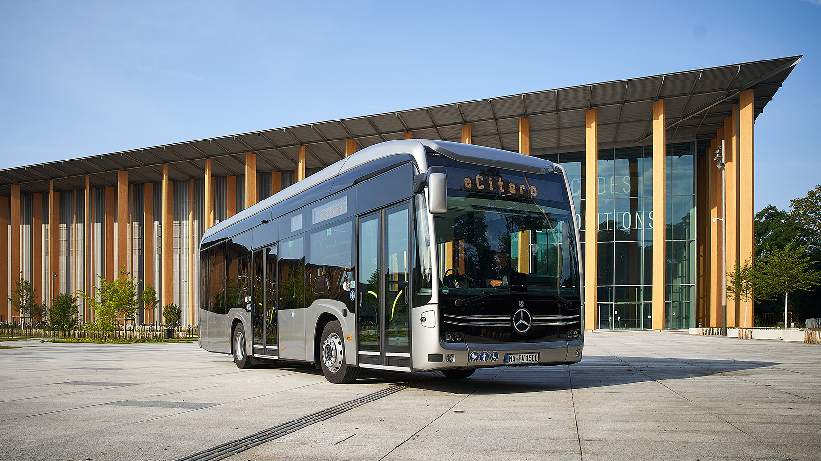Read more about the article Nowy Mercedes Benz eCitaro K: kompaktowa eMobilność