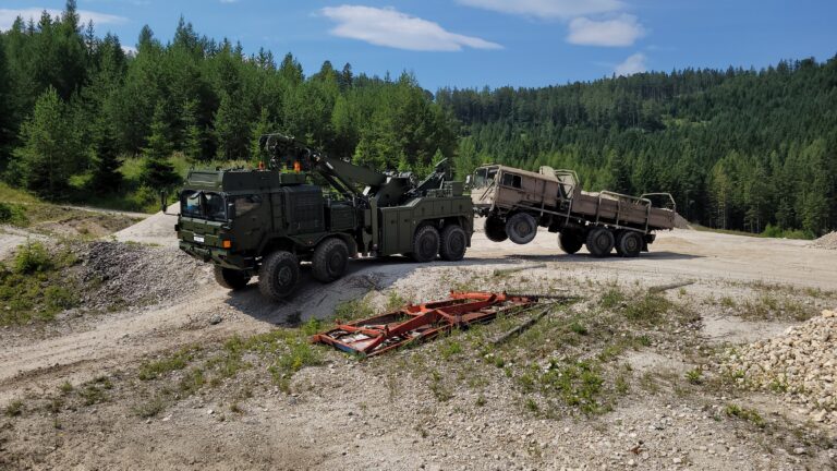 Read more about the article Rheinmetall HX 2 8×8 – wrażenia z jazdy