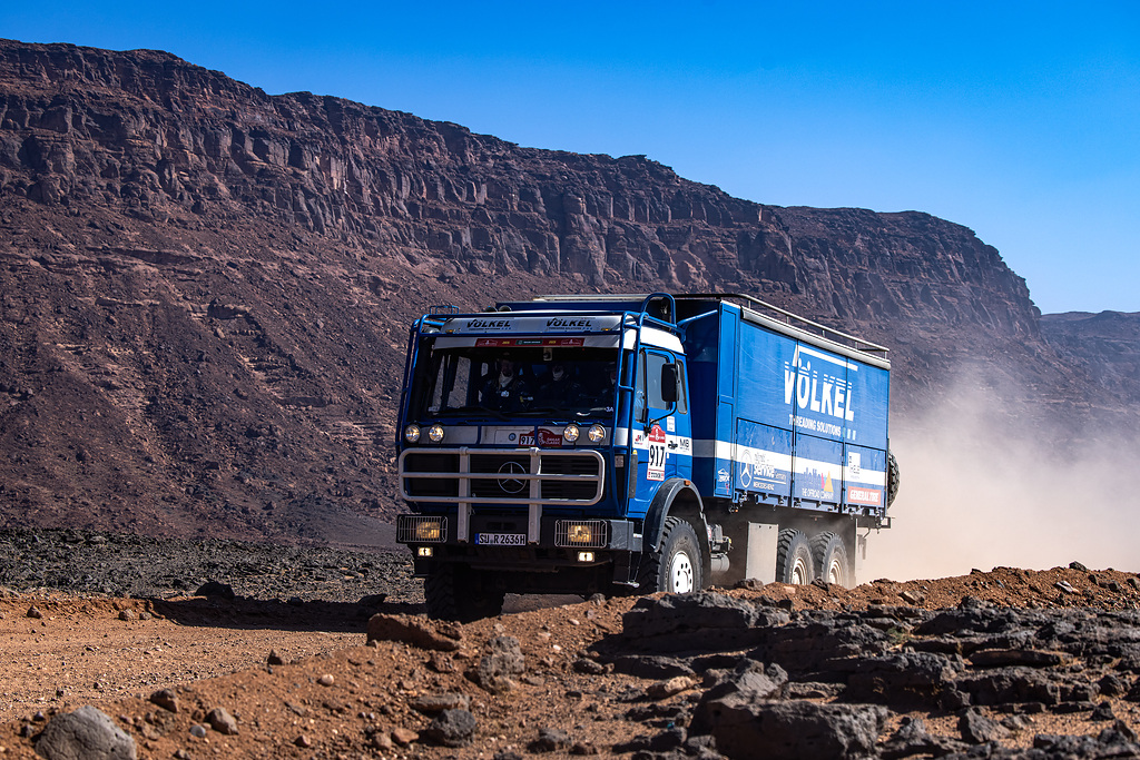 Dakar Rallye 2025: zwei Mercedes-Benz Lkw-Legenden als rollende Werkstätten beim härtesten Rennen der Welt

Dakar Rally 2025: two Mercedes-Benz truck legends as a rolling workshop in the world’s toughest race