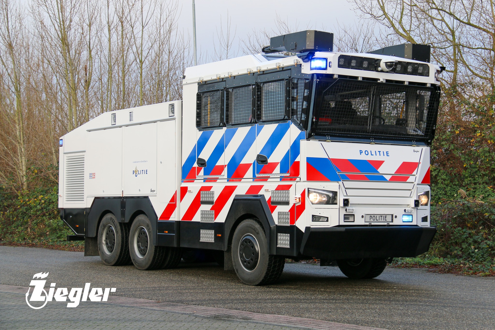 Read more about the article Holenderska policja – 𝐏𝐨𝐥𝐢𝐭𝐢𝐞 𝐍𝐞𝐝𝐞𝐫𝐥𝐚𝐧𝐝 – otrzymała od koncernu Ziegler samochody do rozpraszania demonstracji