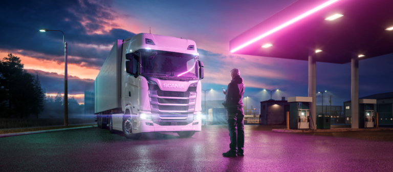 Read more about the article Scania wprowadza ProDriver – cyfrowego trenera kształtującego nawyki jazdy oszczędnej pod względem zużycia paliwa