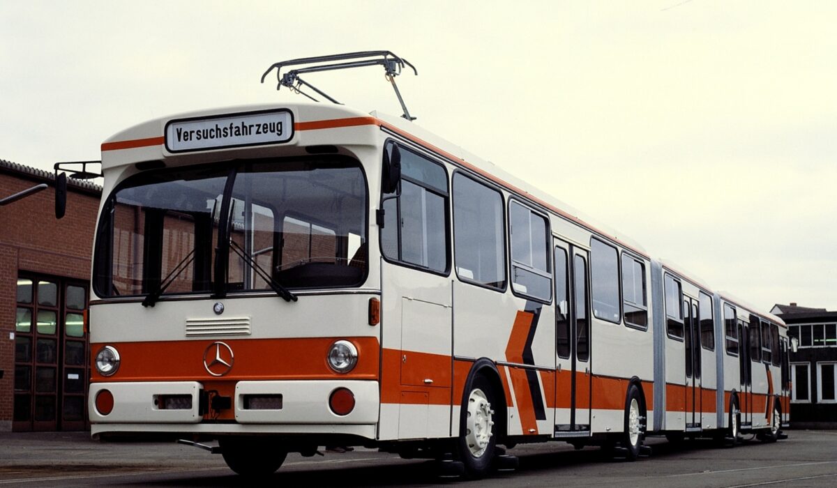 mercedes-benz_o_305_g_o-bahn_doppelgelenkbus_versuchswagen (1)
