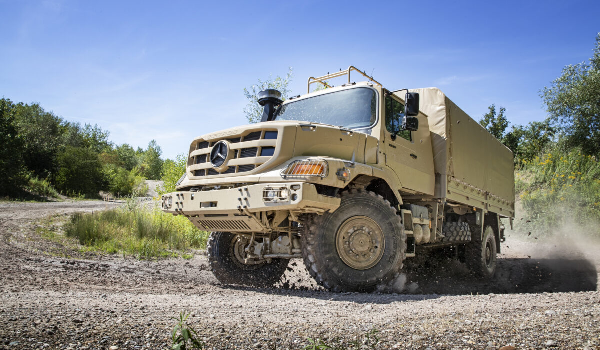 Mercedes-Benz Zetros, ähnlich dem ausgestelltem Fahrzeug
Mercedes-Benz Zetros, similar to exhibited one