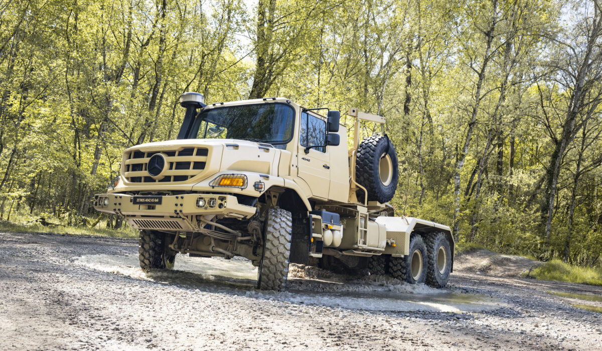 Mercedes-Benz Zetros, ähnlich dem ausgestelltem Fahrzeug
Mercedes-Benz Zetros, similar to exhibited one