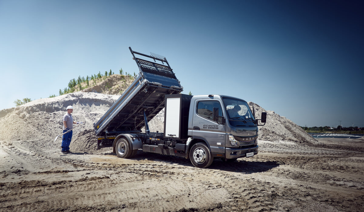 FUSO Next Generation eCanter mit Dreiseitenkipper

FUSO Next Generation eCanter with 3-Way-Tipper