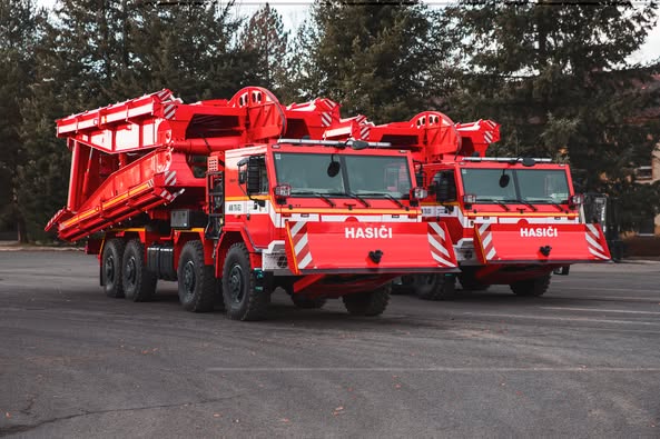 Read more about the article Pojazdy Tatra z mostami towarzyszącymi dla czeskich strażaków