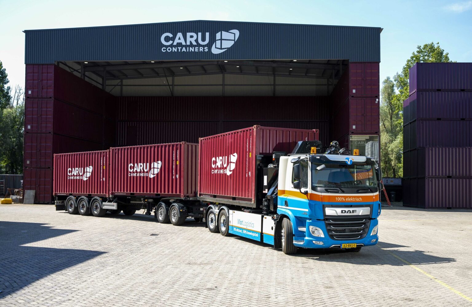 Read more about the article Vlot Logistics wprowadza na drogi elektryczny zestaw klasy LZV