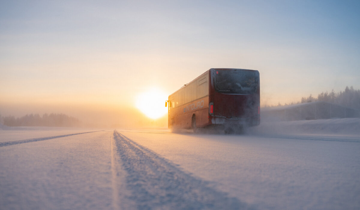 Neuer eIntouro trotzt erfolgreich Kälte, Eis und Schnee: Daimler Buses testet elektrischen Überlandbus in Finnland

The new eIntouro successfully defies cold, ice and snow: Daimler Buses tests electric intercity bus in Finland