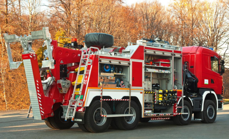 Read more about the article Ciężkie terenowe samochody ratownictwa technicznego ze Szczęśniak PS dla szwedzkiej FMV