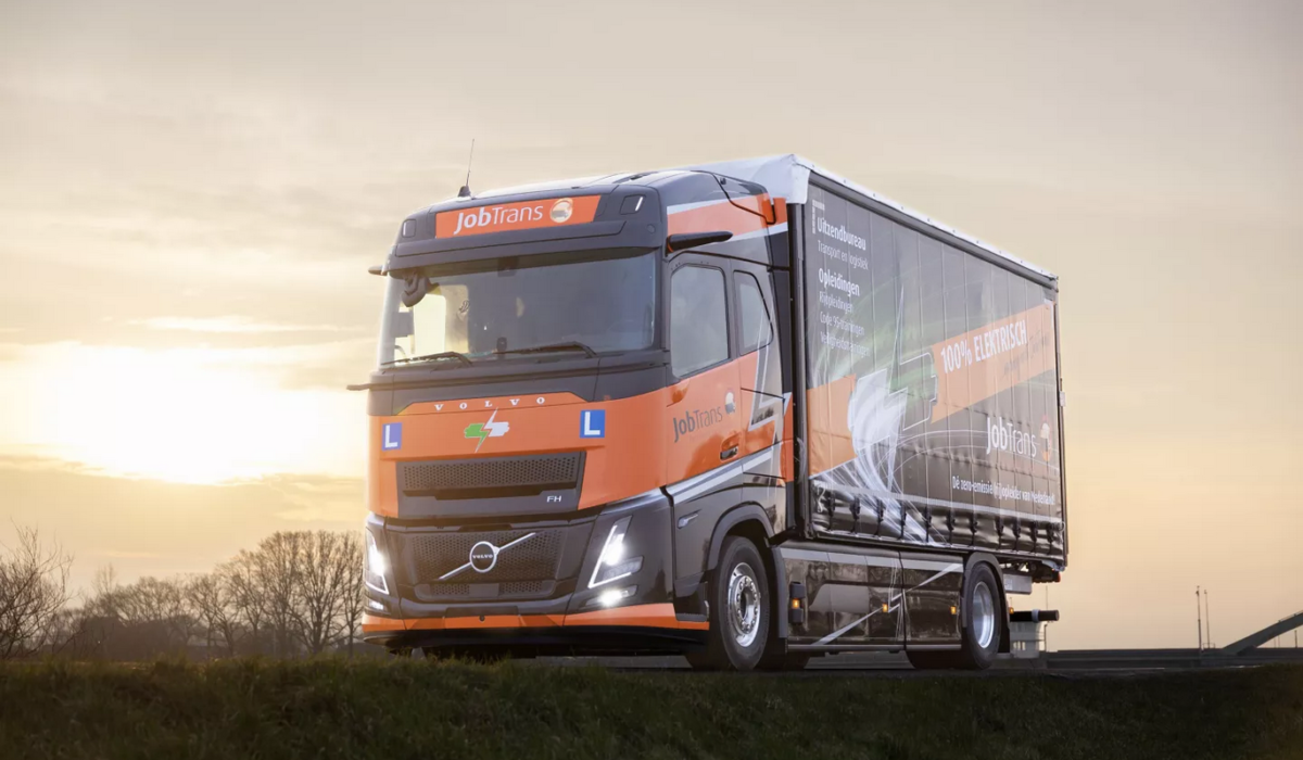 Screenshot 2025-03-04 at 12-08-35 volvo-fh-aero-electric-jobtrans1 (obraz WEBP 1440×960 pikseli) — Skala (76%)