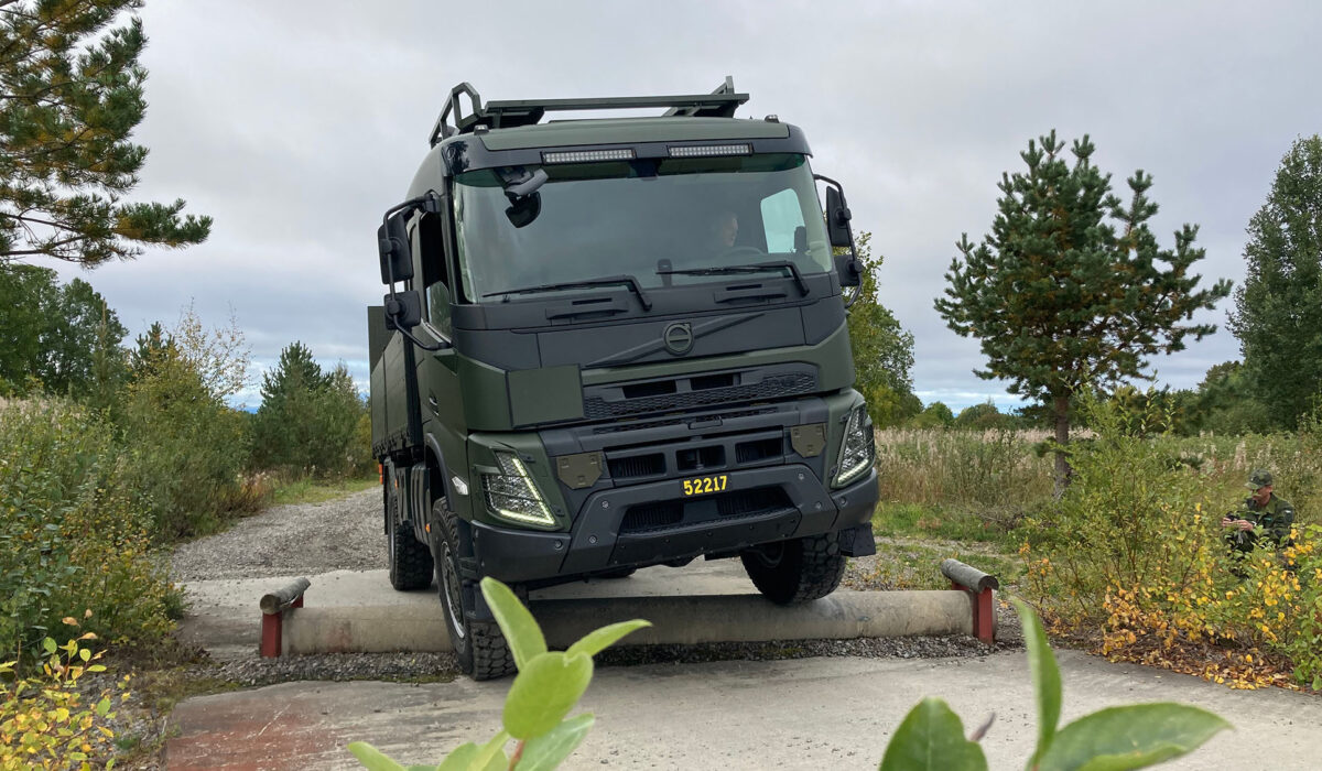 lastbil_flb6_4x4_over_stock