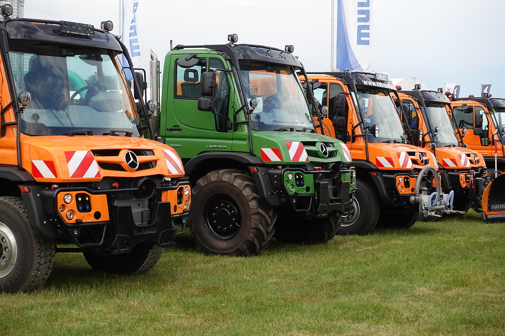 Innovative Fahrzeuglösungen für den kommunalen Einsatz: Mercedes-Benz Special Trucks auf der Demopark 2025 mit Unimog, Arocs und eActrosInnovative vehicle solutions for multiple use: Mercedes-Benz Special Trucks at Demopark 2025 with Unimog, Arocs and
