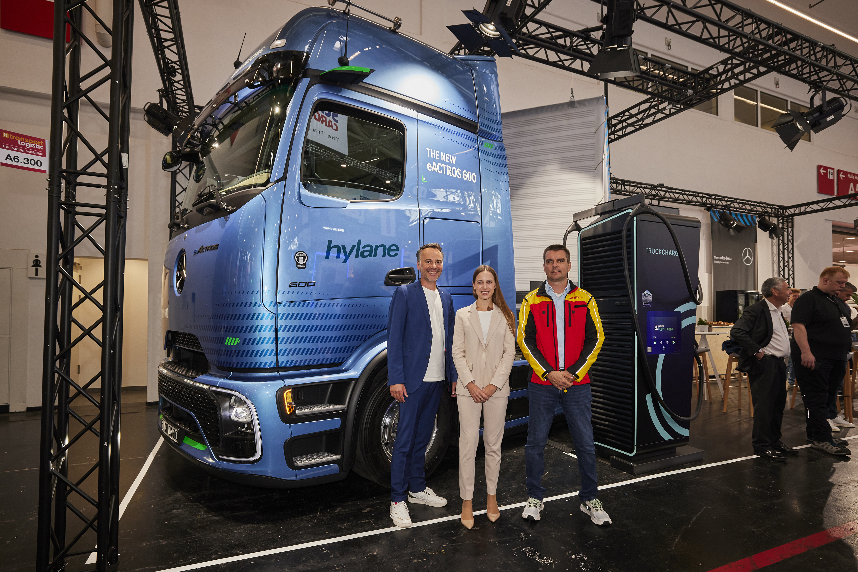 Read more about the article DHL, Daimler Truck i hylane tworzą partnerstwo w zakresie całkowicie elektrycznych ciężarówek