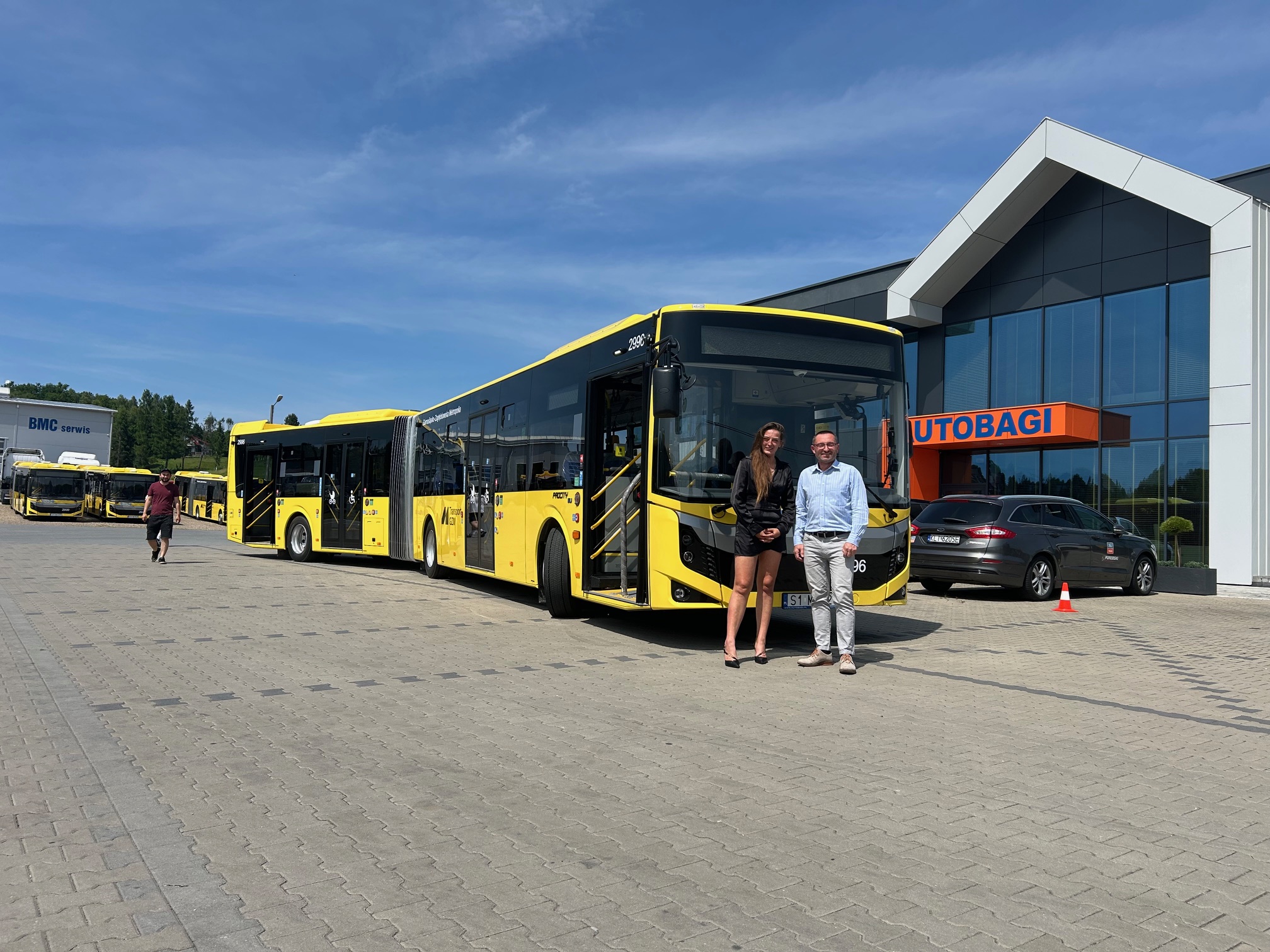 Read more about the article Kolejne autobusy przegubowe BMC Procity 18 M dla M J Bus z Dąbrowy Górniczej.