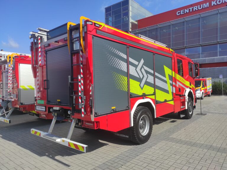 Read more about the article Ciężki samochód ratowniczo-gaśniczy na podwoziu Scania (6×6)