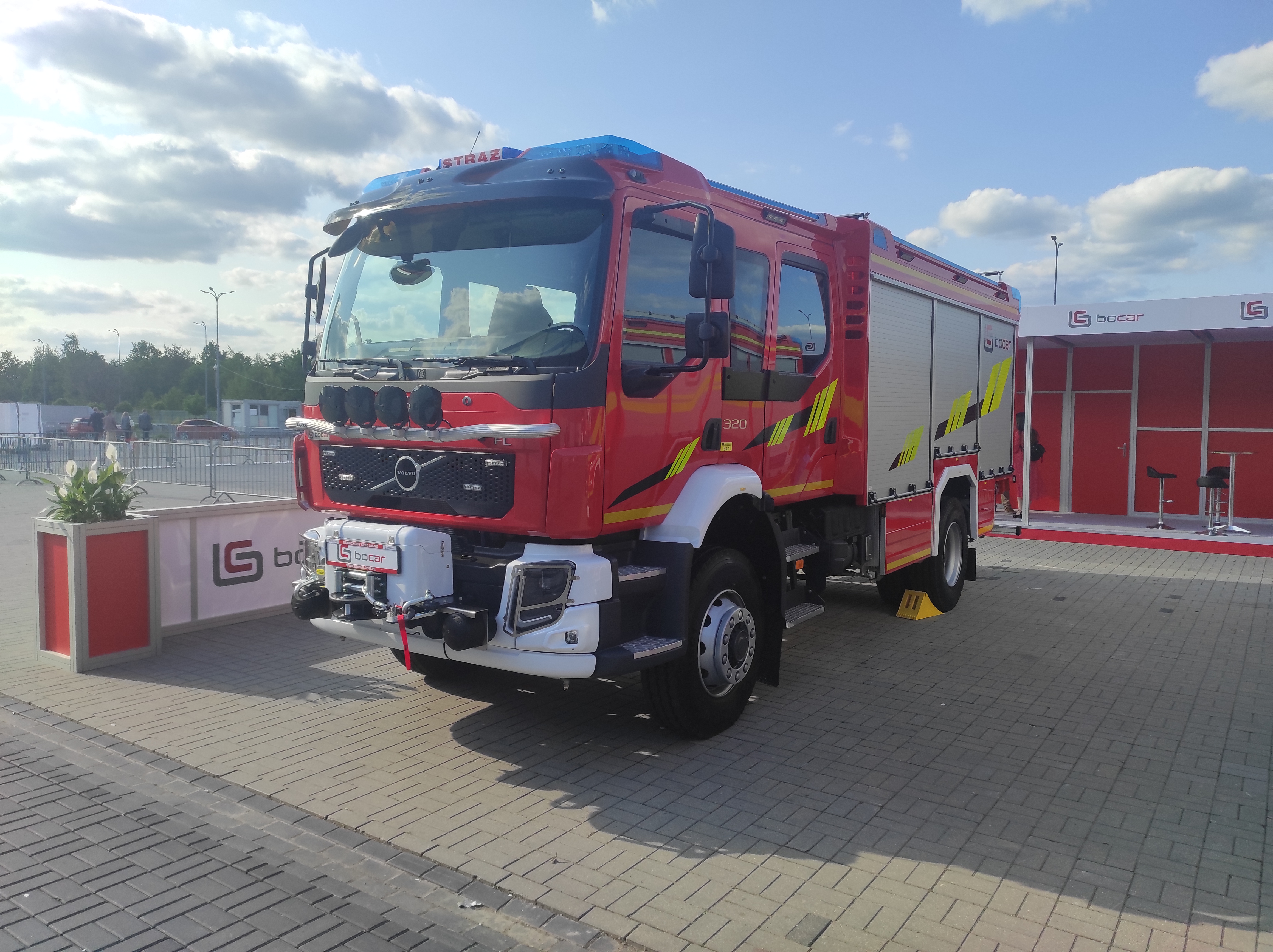 Read more about the article Średni samochód ratowniczo-gaśniczy GBA 3/16 na podwoziu VOLVO FL 4×4