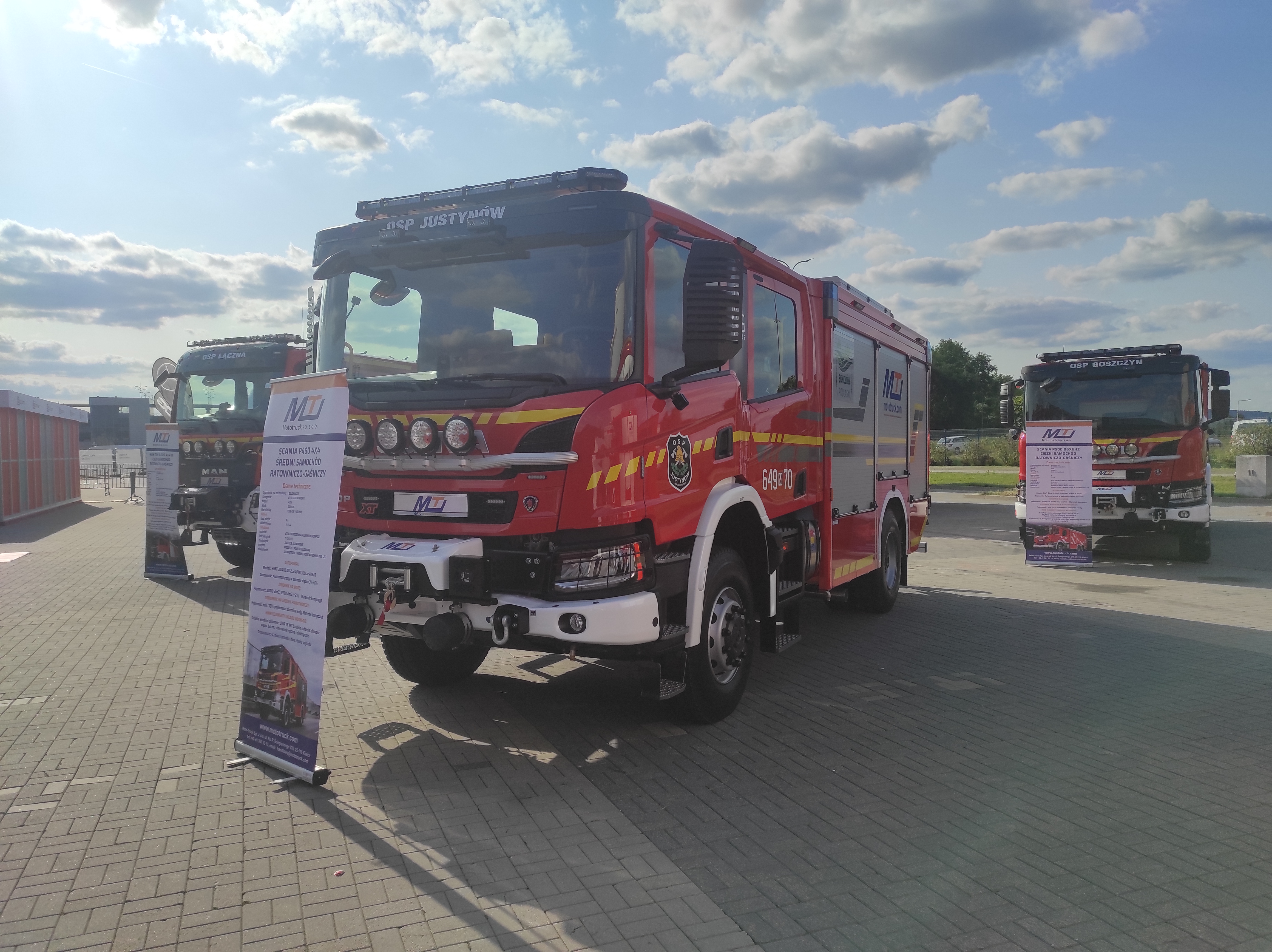 Read more about the article Średni samochód ratowniczo-gaśniczy na 2-osiowym podwoziu Scania 4×4