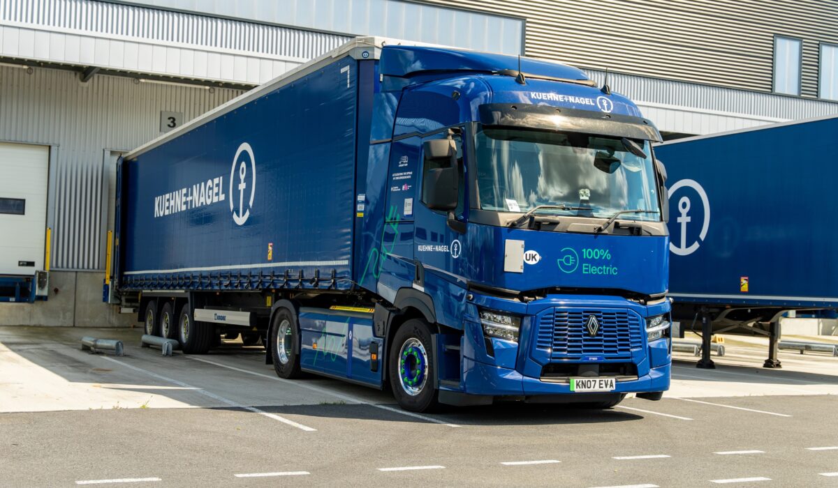Renault Trucks_Kuehne Nagel_POFerries Electric truck Channel crossing (4)
