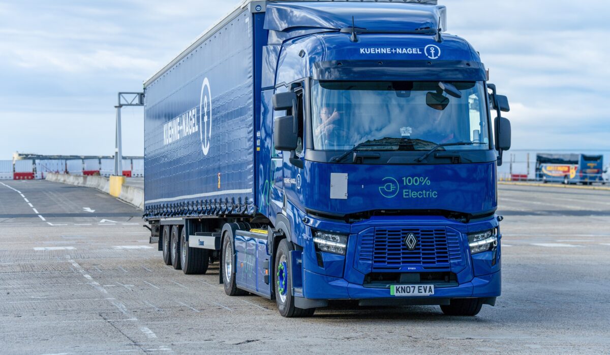 Renault Trucks_Kuehne Nagel_POFerries Electric truck Channel crossing (5)