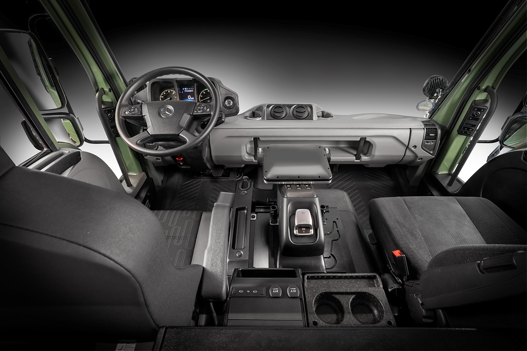 Neues Bediensystem UNI-TOUCH für Unimog Geräteträger
New operating system UNI-TOUCH for Unimog implement carrier