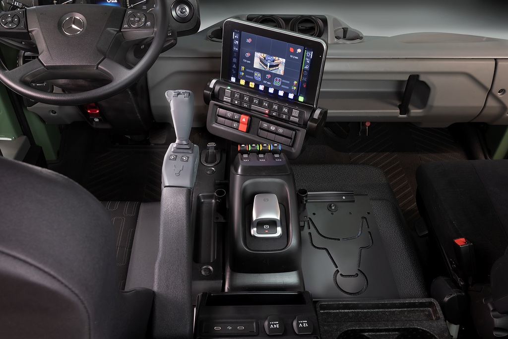 Neues Bediensystem UNI-TOUCH für Unimog Geräteträger
New operating system UNI-TOUCH for Unimog implement carrier