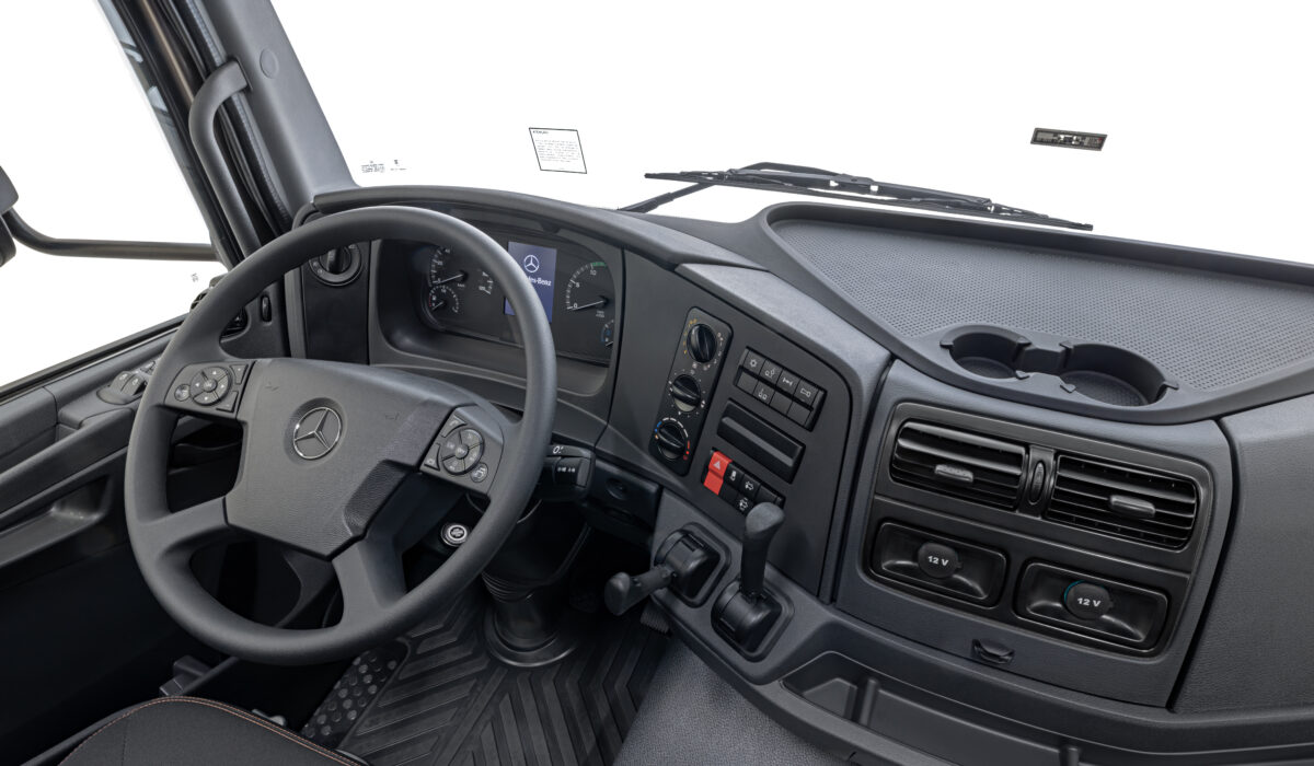 Mercedes-Benz Axor für brasilianischen Markt: Innenraum Kabine und Interior/Mercedes-Benz Axor for Brazilian market: Cabin and Interior

Mercedes-Benz Axor für brasilianischen Markt: Innenraum Kabine und Interior/Mercedes-Benz Axor for Brazilian market: Cabin and Interior