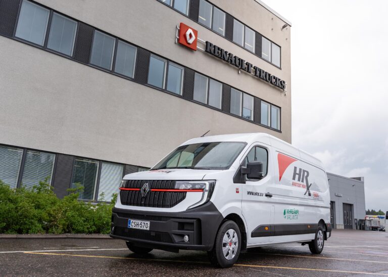 Read more about the article Renault Trucks dostarcza swój 5000. pojazd elektryczny!