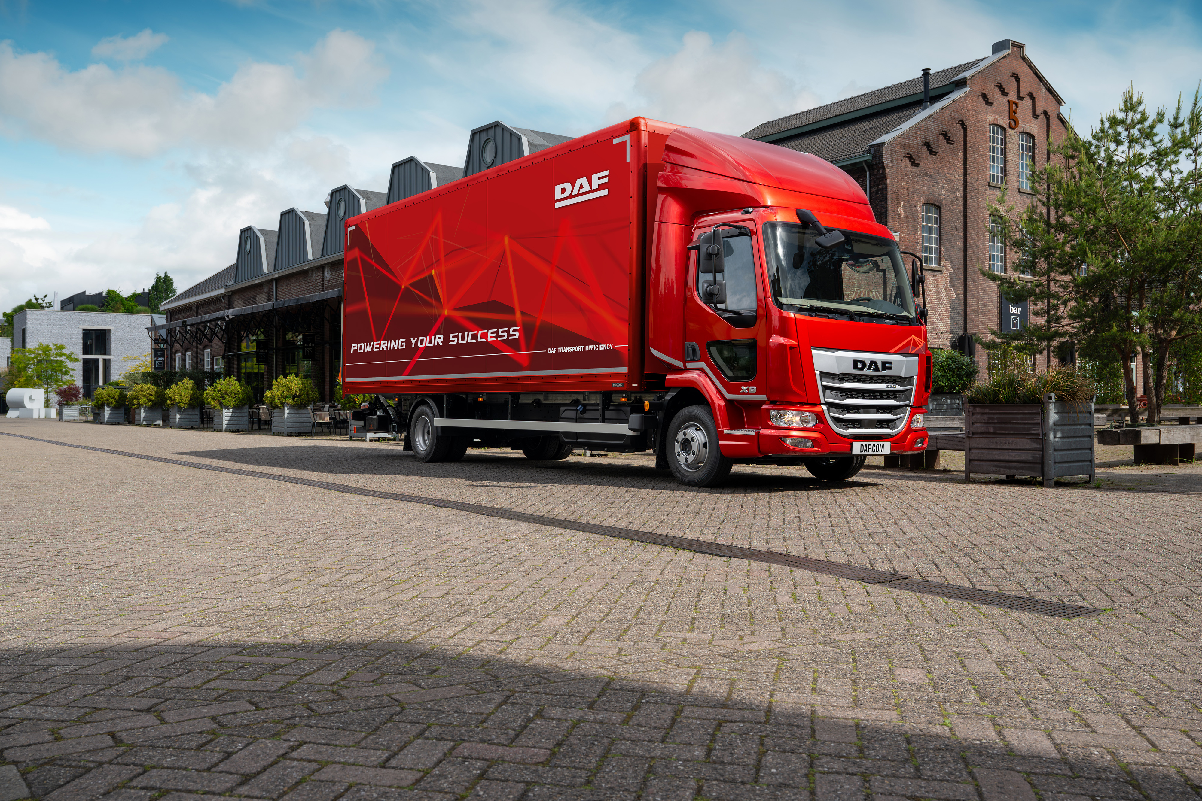 Read more about the article DAF Trucks wprowadza model XB z zabudową fabryczną – teraz dostępny również w Europie kontynentalnej