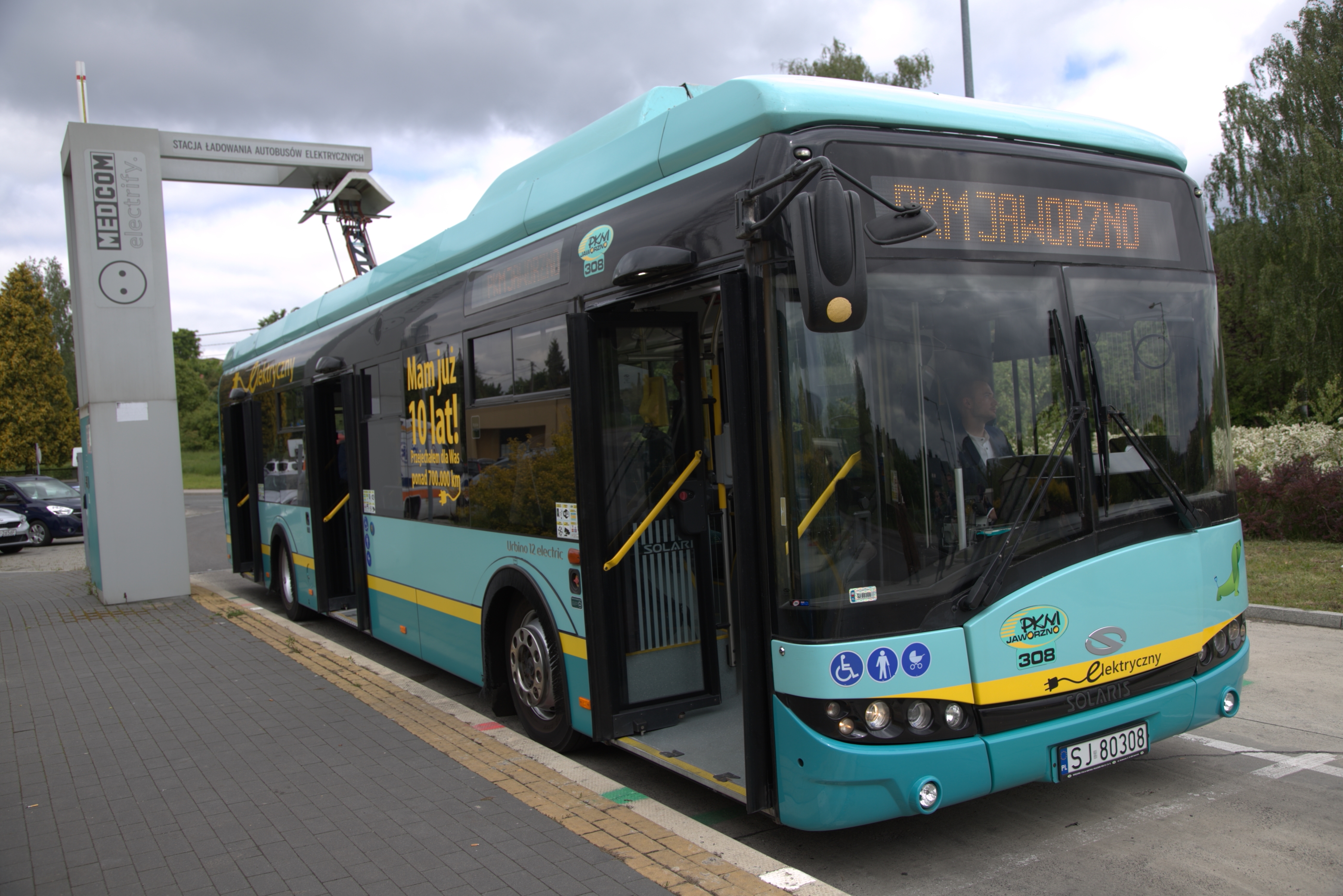 Read more about the article 10 – lecie autobusów elektrycznych Solaris w PKM Jaworzno oraz potwierdzenie kontynuacji owocnej współpracy PKM Jaworzno z Solaris Bus&Coach.
