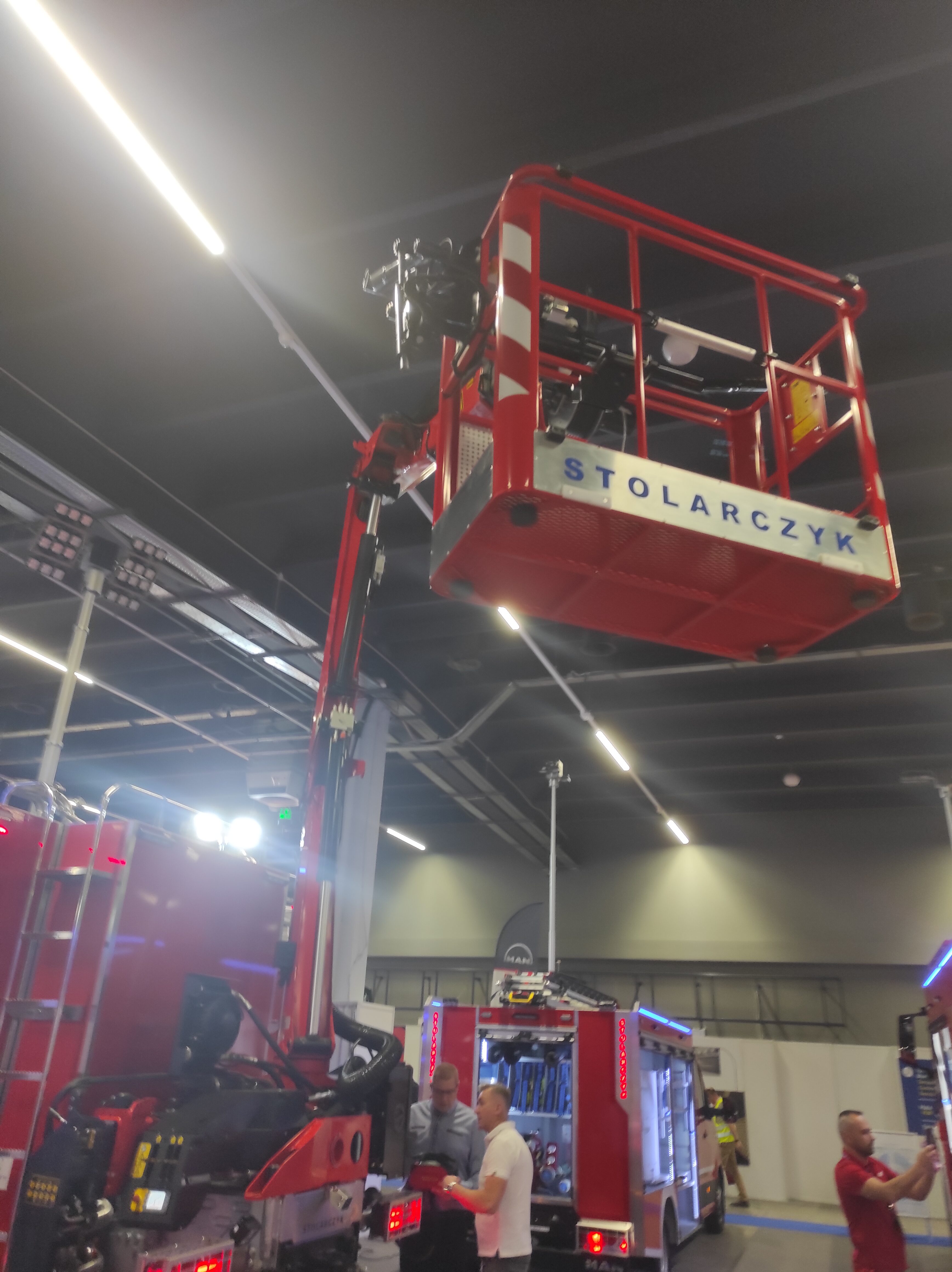 Read more about the article PUH Stolarczyk – ciężki samochód ratowniczo-gaśniczy z rozbudowanymi funkcjami ratownictwa technicznego oraz z funkcją ratownictwa wysokościowego – MAN TGS 18.430 4×4 – S/M2-4W